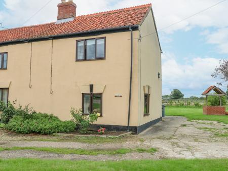 2 Stud Cottage, Hainford, Norfolk