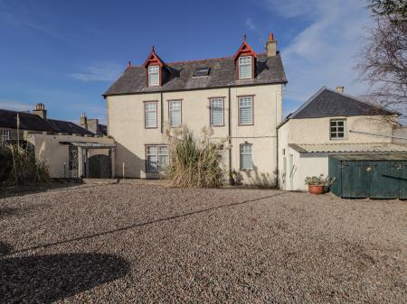 Moray Self Catering Cottage 1 Seafield Street Cullen Sleeps 12