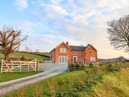 Red House Farm, Llanfair Caereinion, Powys