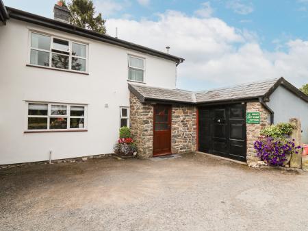 Holly Farm Cottage, Howey, Powys