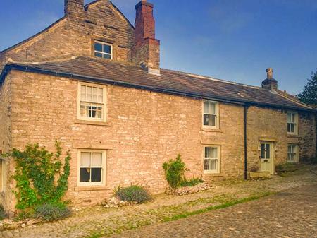 Yorkshire Dales Self Catering Cottage Castle Hill Cottage