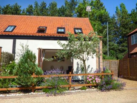 Norfolk Broads Self Catering Cottage Burtons Mill Stalham Sleeps 5