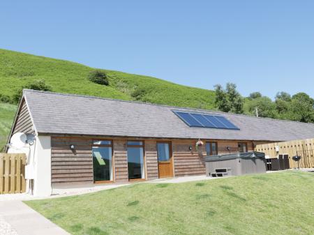 1 Beacon View Barn, Beguildy, Powys