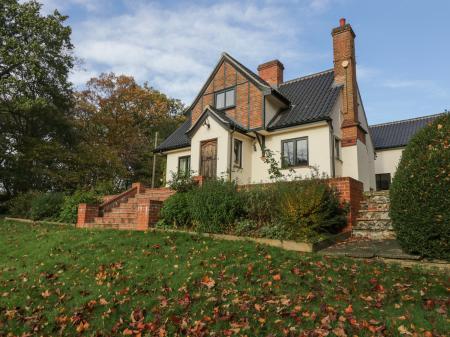 Cherry Tree Cottage, Loddon, Norfolk