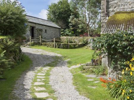 Buster Barn, Sampford Spiney