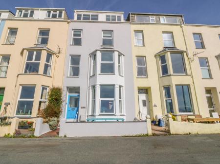 11 Marine Terrace, Criccieth