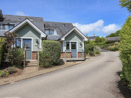 6 Court Cottage, Hillfield Village, Dartmouth, Devon