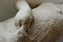 De la Beche effigy detail