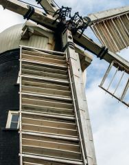 Alford Five Sailed Windmill, A closer look at the sails