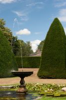 Athelhampton House, Great Court fountain