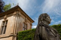 Athelhampton House, Queen Victoria Statue