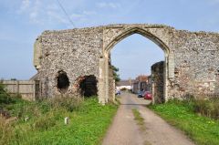 Broomholm Priory Gatehouse (c) Ashley Dace