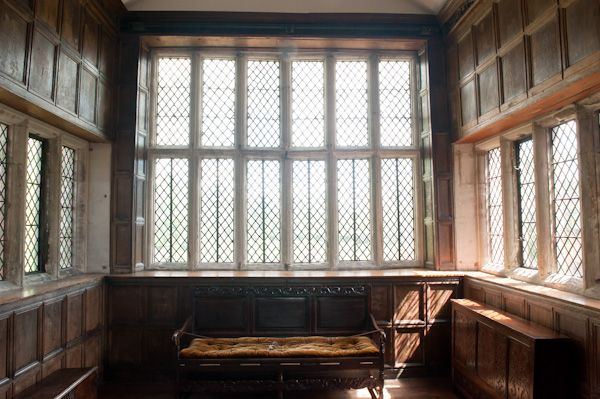 Baddesley Clinton photo, Hall windows