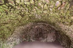 Barrel-vaulted storage chamber