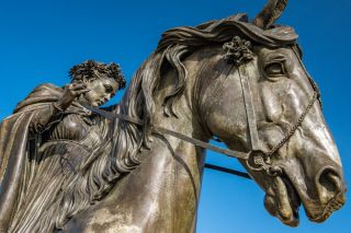 Banbury Fine Lady Statue