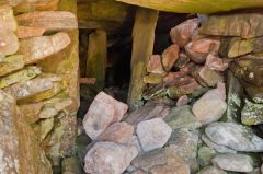 Barpa Langass Chambered Cairn, Inside the cairn passage