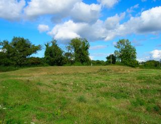 Bevis's Thumb Long Barrow