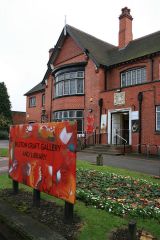 The gallery exterior (c) Aaron Hickman