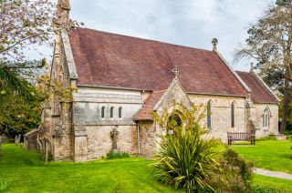 Binstead, Holy Cross Church