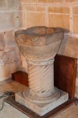 Pedestal font