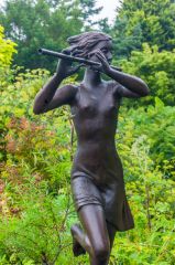 Borde Hill Garden, Statue in Round's Dell