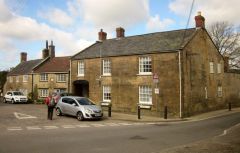 The old George Inn (c) Derek Harper