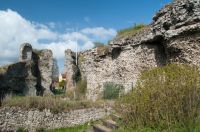 Bungay Castle, Castle walls