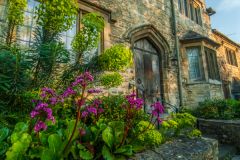 A typical Burford cottage