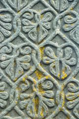 Foliage interlace carving on the cross shaft