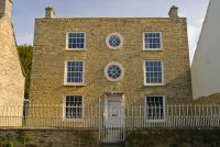Charlbury, Grantchester House