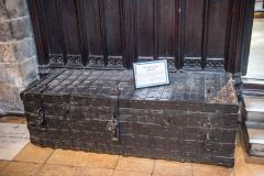 1600 parish chest