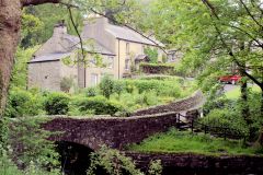 Clapham cottages (c) John Farrer