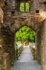 Eastern gatehouse and bridge