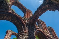 Ruined arches, south aisle