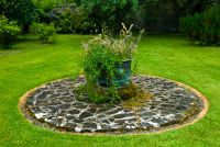 Colonsay House Gardens, Garden paving
