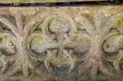 Combe Longa, St Laurence Church, Quatrefoil carving, 14th century tomb