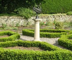 Sundial garden (c) PMJ