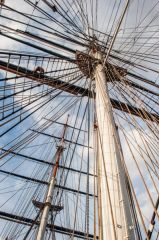 The main mast and rigging