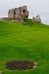 Duffus Castle, Well and tower