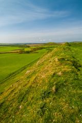 Dun Nosebridge, The southern slope of the defences