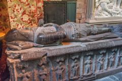 Wolf of Badenoch memorial