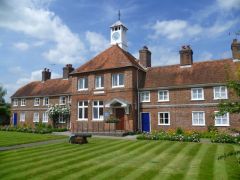 Dunk's School and Almshouses (c) Marathon
