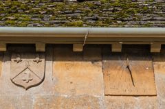 Ebrington, St Eadburgha's Church, 1625 sundial and Keyte arms