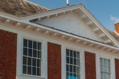 Exeter Custom House, The central gable and sash windows