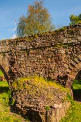 Exeter Old Bridge, A bridge foundation and arches