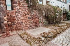St Catherine's Almshouses & Canon's House, Almshouse foundation walls