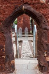 St Catherine's Almshouses & Canon's House, Entering the chapel