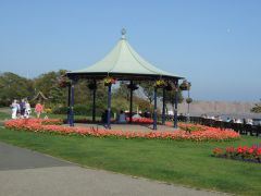Filey bandstand in Crescent Gardens (c) JThomas