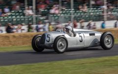 Vintage race car at the Festival of Speed (c) Christine Matthews