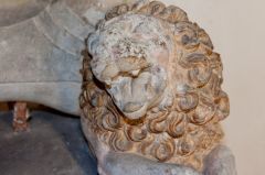 Carved lion on Seymour tomb